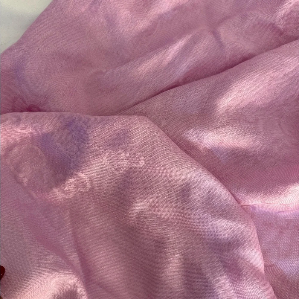 GUCCI ROSE LOGO MONOGRAM SCARF - Picture 3 of 4